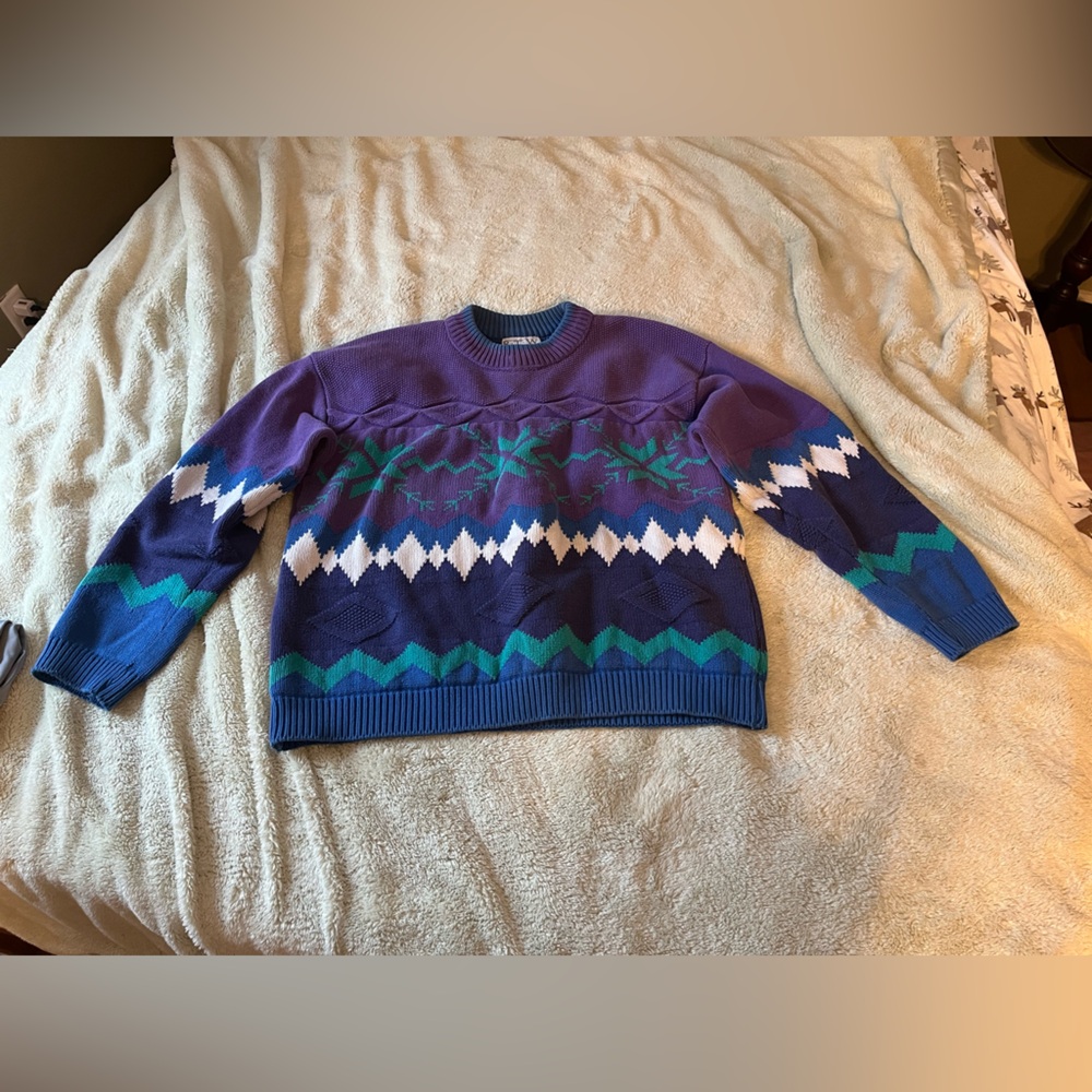 Vintage patterned abstract knit sweater
